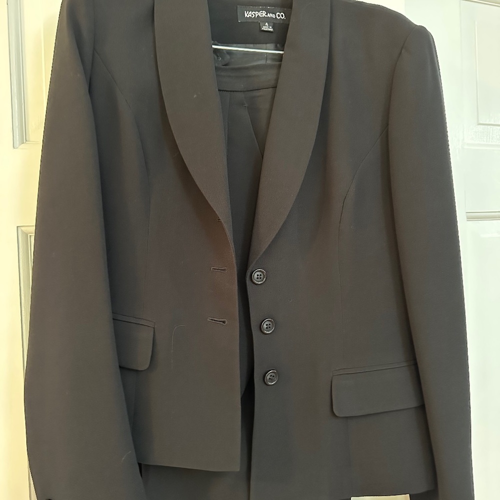 Ladies Kasper pantsuit